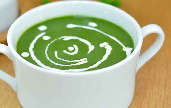 Pea and spinach soup picture