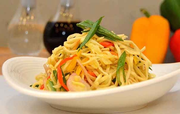 Malaysian chicken noodles picture