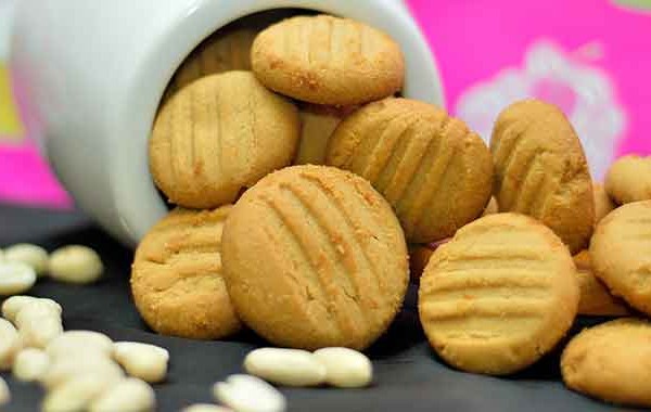 Easy & Crunchy Peanut Butter Cookies Recipe by American Garden