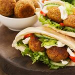 Pita-Sandwich--with-Falafel